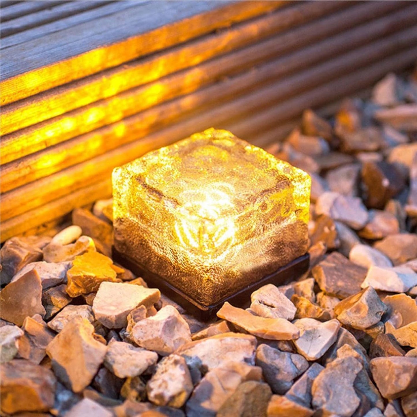 Lampa LED Solara Cub de Gheata - Rezistenta la Apa, Iluminare Automata Gradina