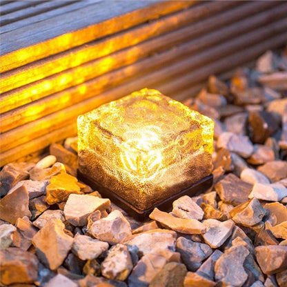 Lampa LED Solara Cub de Gheata - Rezistenta la Apa, Iluminare Automata Gradina