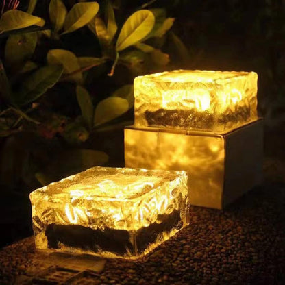 Lampa LED Solara Cub de Gheata - Rezistenta la Apa, Iluminare Automata Gradina