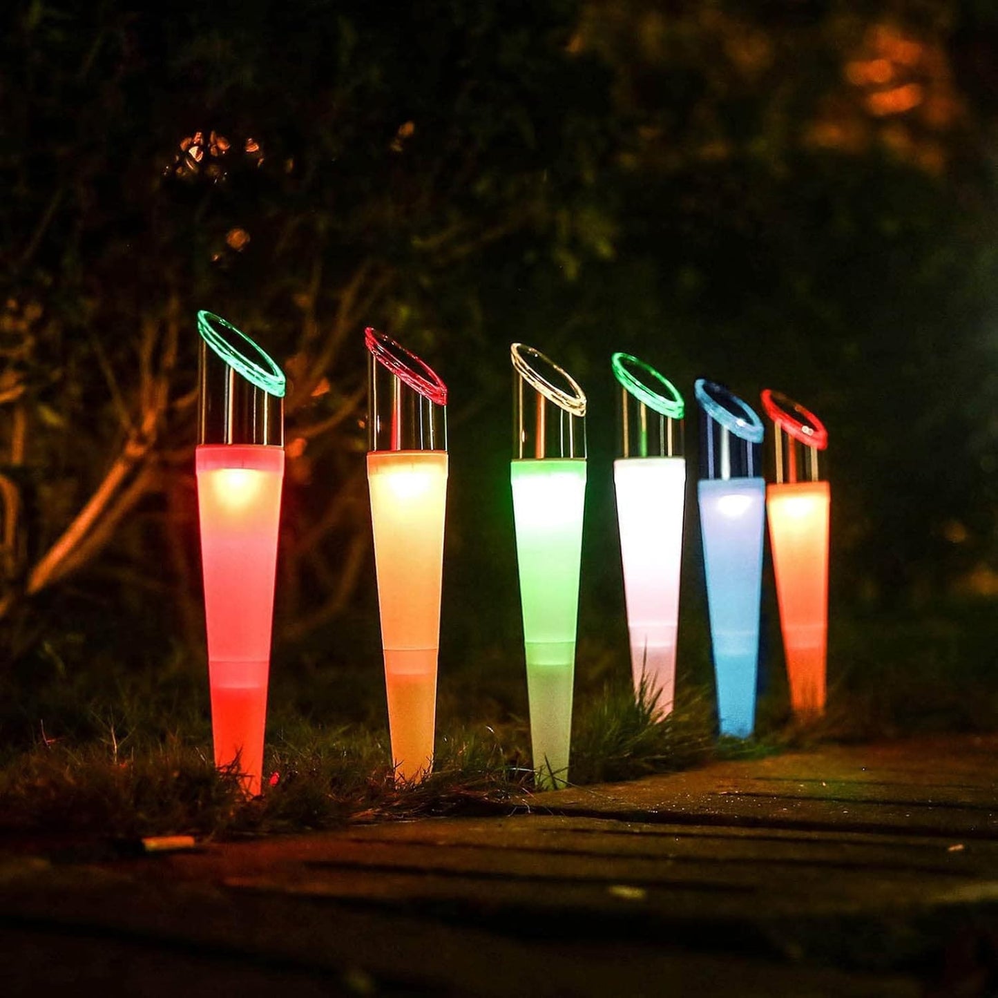 Set 4 Lampi Solare LED Decorative pentru Gradina - RGB + Alb, Rezistente IP65, Incarcare Solara