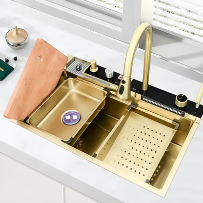 Chiuveta multifunctionala premium cu finisaj auriu, dus extractabil, spalator pahare si dozator sapun. Set complet cu accesorii – eleganta si functionalitate maxima!