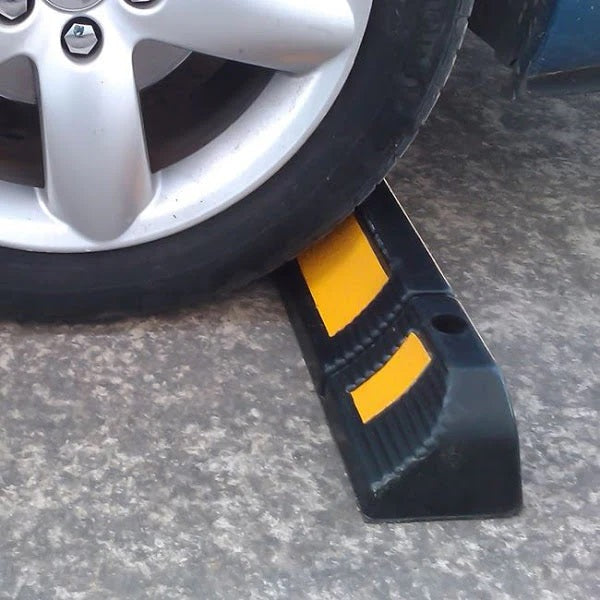 Opritor auto pentru roti reflectorizant - Delimitare si protectie locuri de parcare