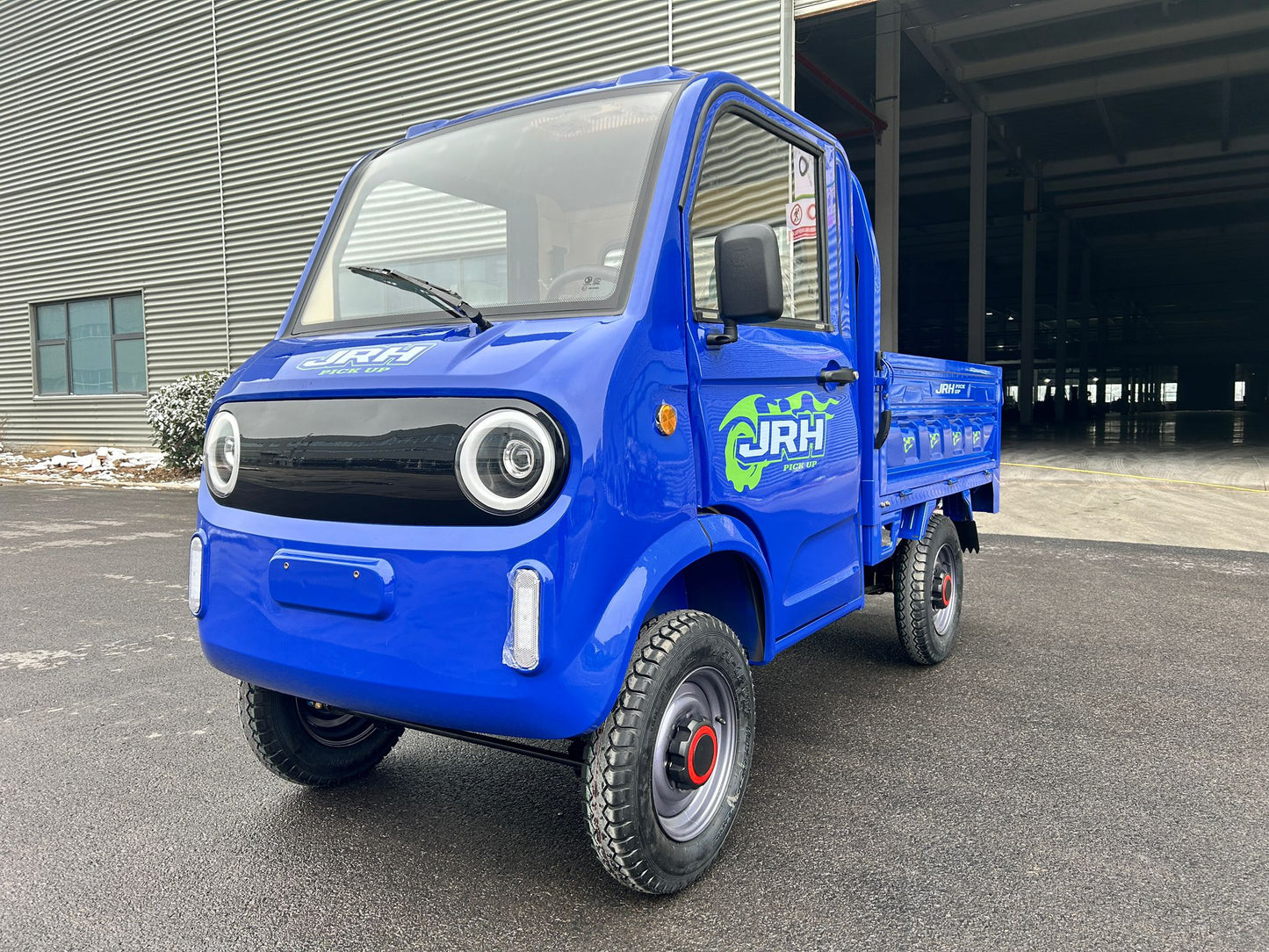 Triciclu Electric cu 4 roti tip masina electrica cabina incalzita, 3000w 100ah