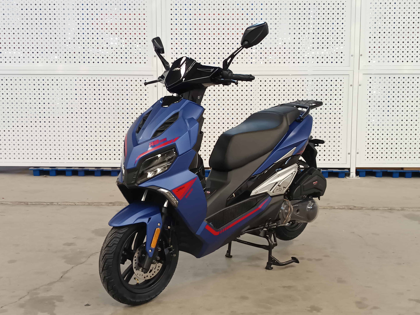 Scuter benzina, motor 50cc, model R9, viteza maxima 45 km/h, albastru