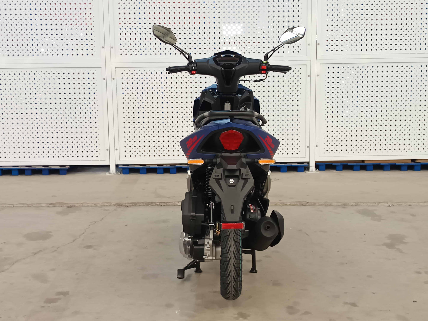 Scuter JRH R9 125CC, viteza 85 km/h, motor EFI, consum redus, albastru