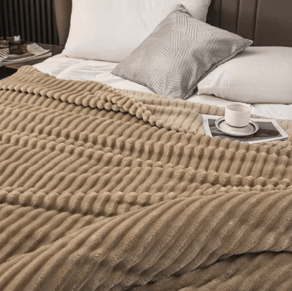 Pătură moale 130×200 cm pentru pat sau canapea – Pled călduros cu model reliefat