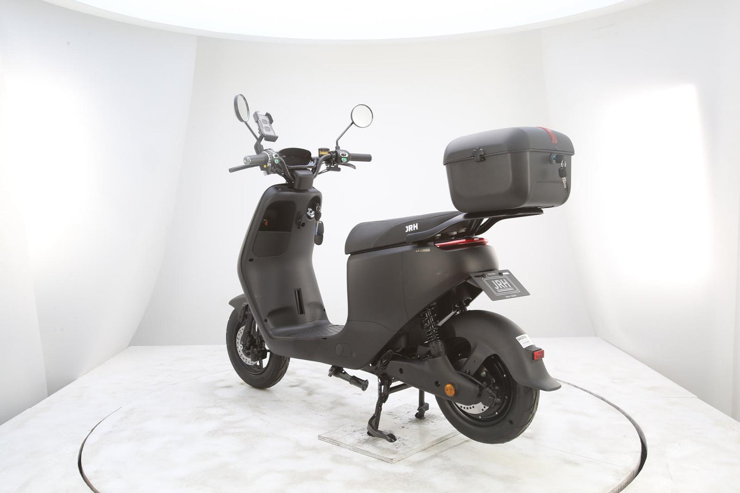 Scuter Electric Negru matt 48V 30Ah 900W – Limitat 25km/h Autonomie 90 km