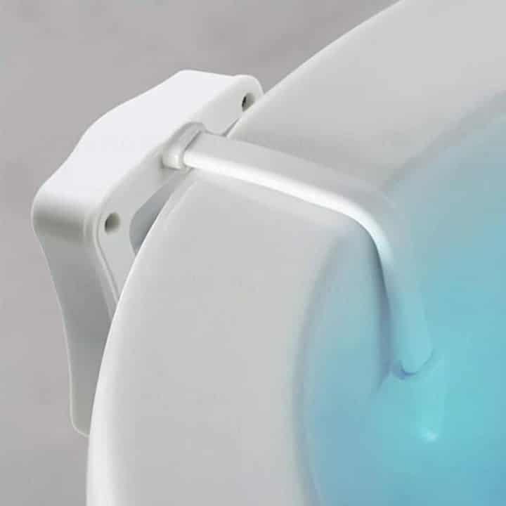 Lampa LED pentru toaleta cu senzor de miscare multicolora